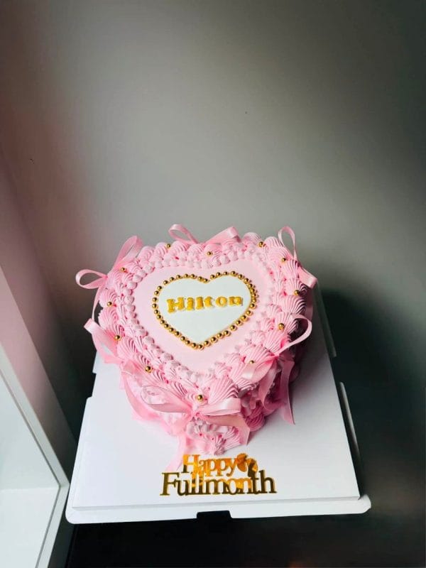 Vintage heart cake
