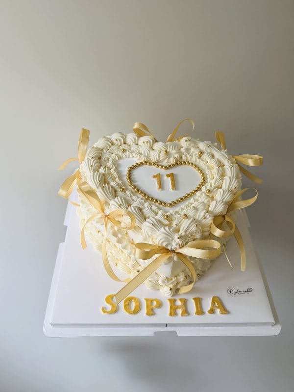 Vintage cake yellow